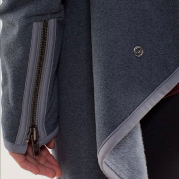 LULULEMON presence of mind wrap grey size 4 - Picture 5 of 10